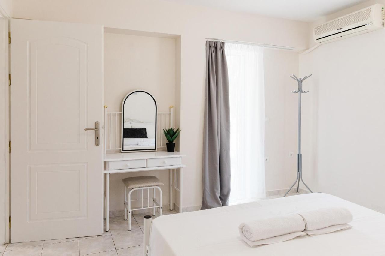 Alexandros Apartments Nydri Exterior photo